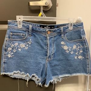 Hollister High Rise Boyfriend Shorts